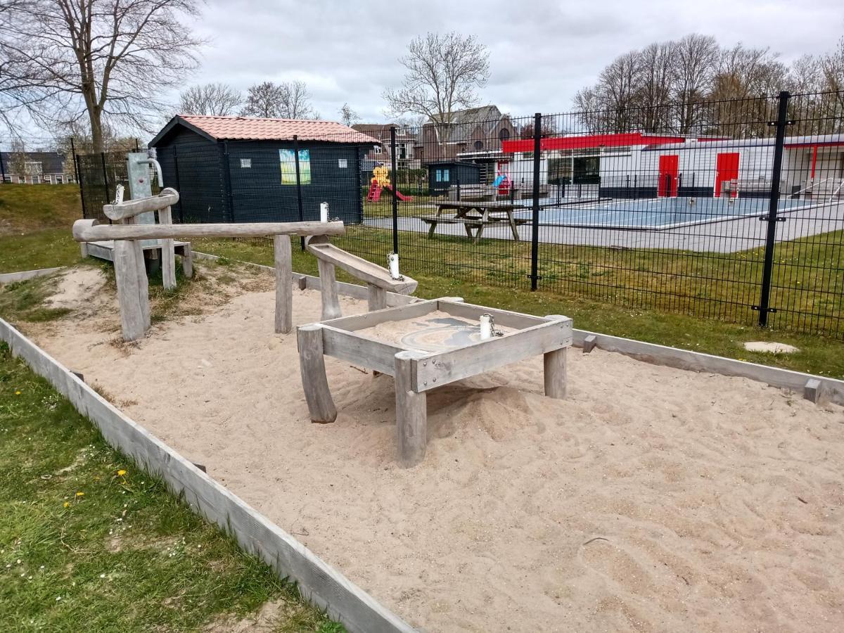 Wellnesshuis Met Hottub, Ligbad En Grote Tuin Villa Tzummarum Kültér fotó